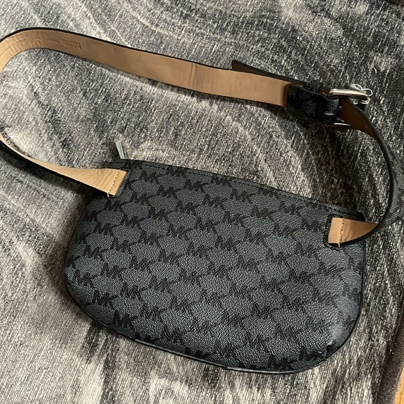 New Michael Kors belt bag - Picture 2 of 11
